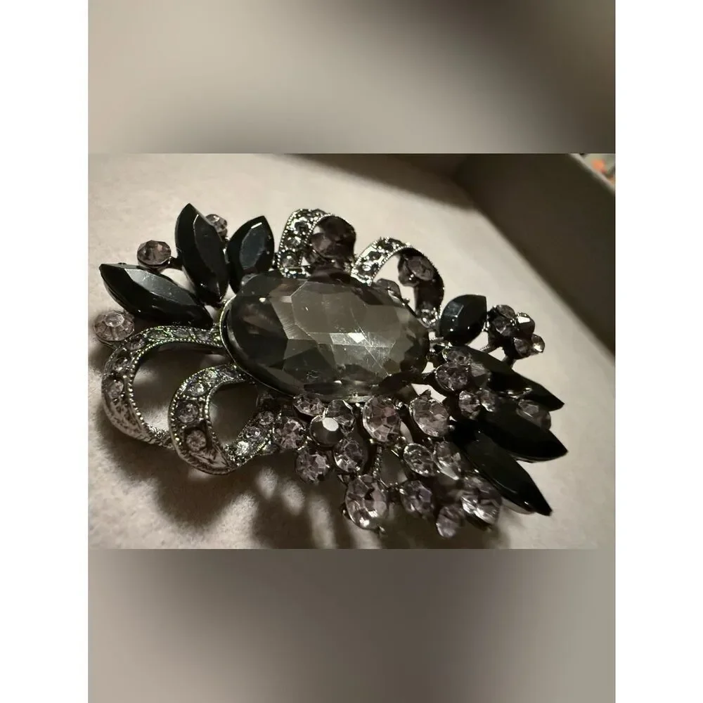 Vintage Women Brooch Black Crystal Rhinestone Floral Statement Pin